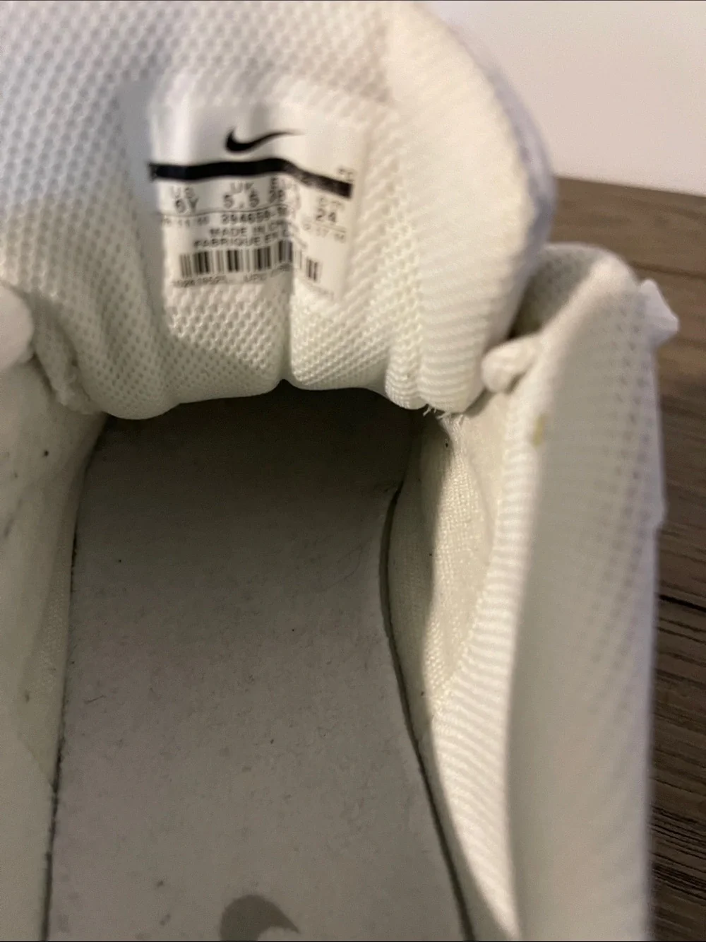 Nike Youth Size 6Y White Low-Top Leather Sneakers